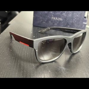 Prada Sunglasses Men/Women